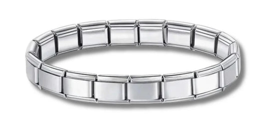 1. Incanto - il bracciale che ad ogni ciondolo racconta chi sei